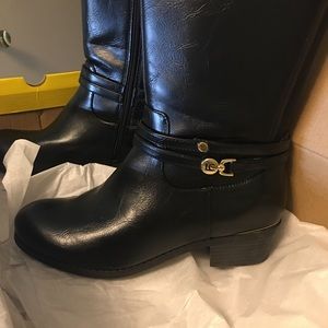 Stylish and classy Liz Claiborne Black Boots Size 7 Worn once